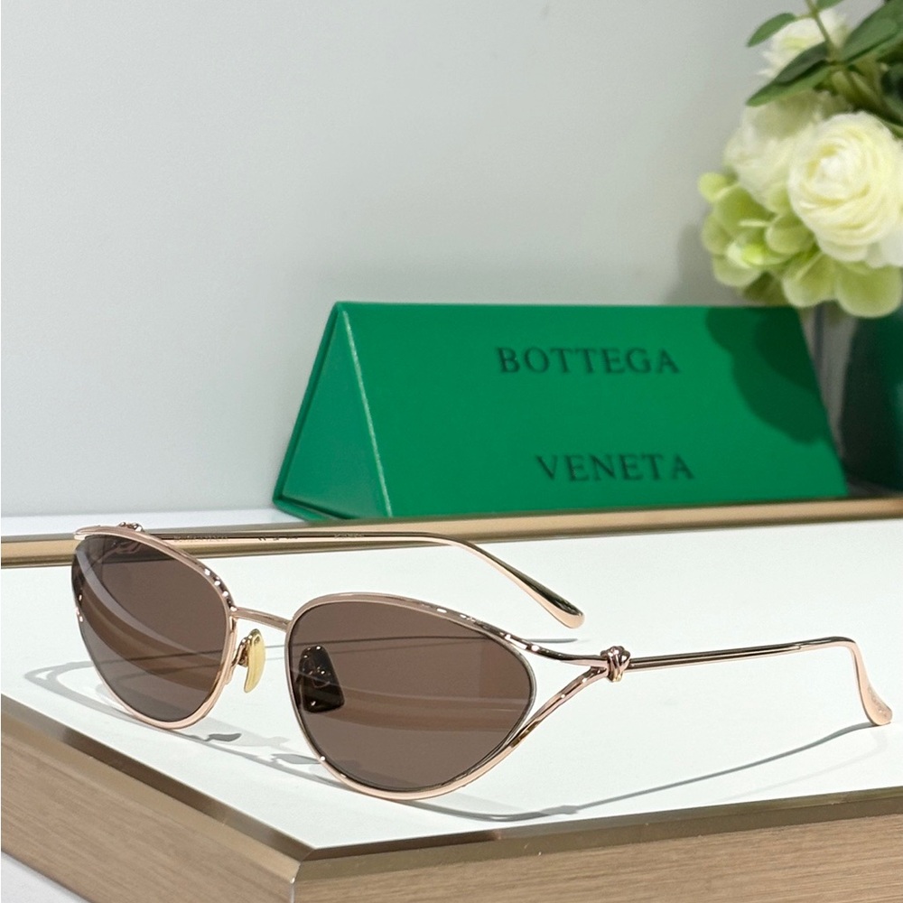 Bottega Veneta sunglasses